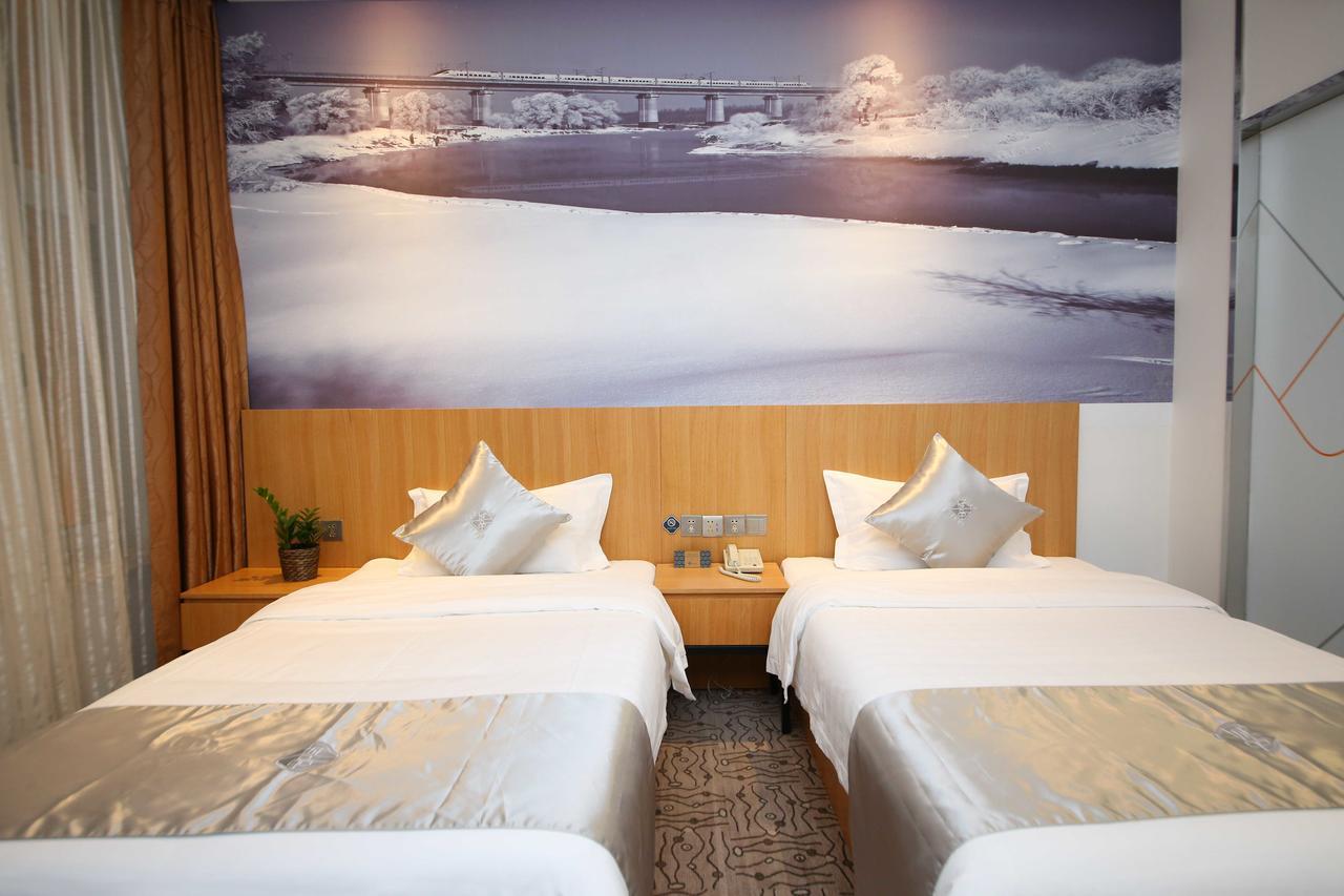 Chonpines Hotel Changchun Exterior foto