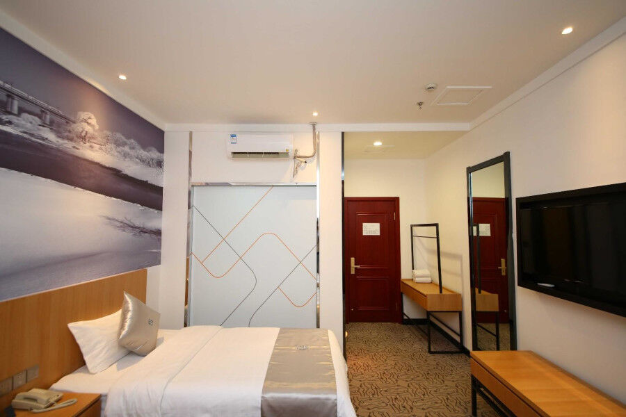 Chonpines Hotel Changchun Exterior foto